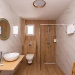 Leona Apartament