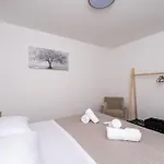 Apartment Leona *