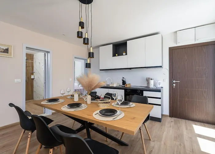 Apartament Leona *