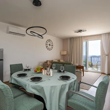 Apartment Leona
